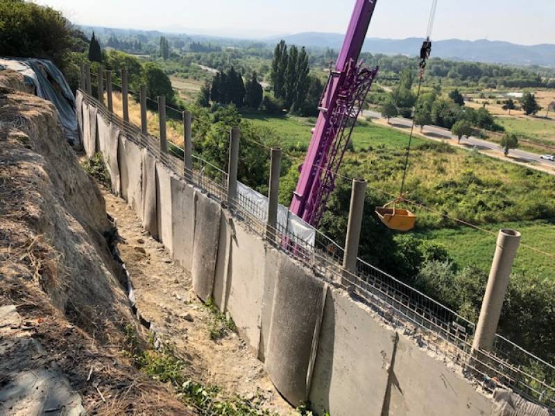 Réalisation de parois microberlinoises site du Château de Lauris dans le Vaucluse